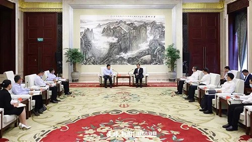 贵州省委书记、省人大常委会主任徐麟会见中伟控股集团董事长邓伟明一行